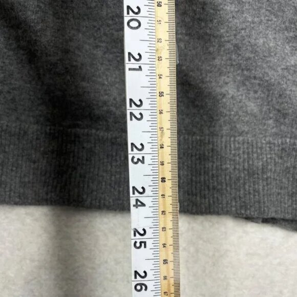 Vince Gray Cashmere Long Sleeve Crew Neck Sweater Women's Small - Picture 5 of 8